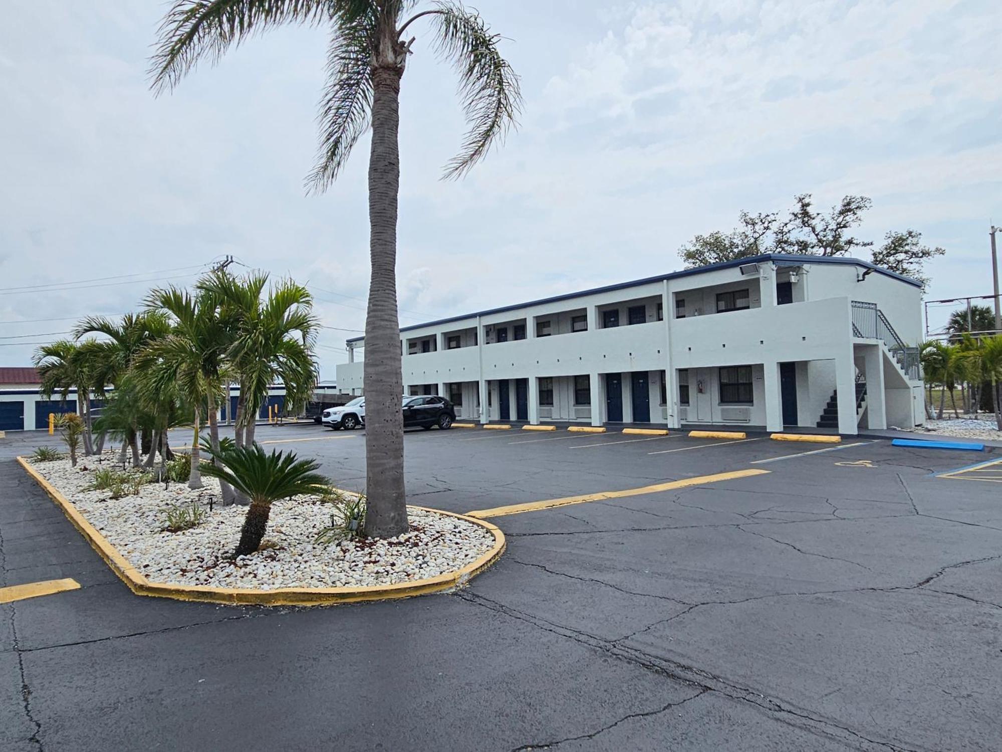 Deluxe Inn - Sarasota South Bradenton Екстер'єр фото