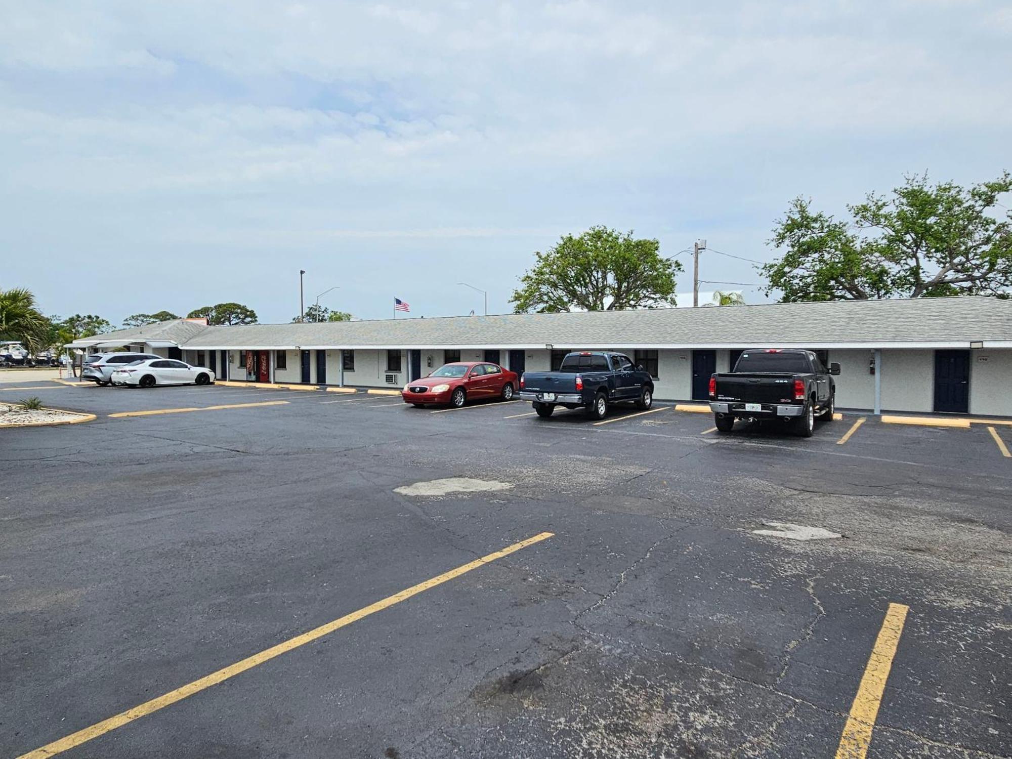 Deluxe Inn - Sarasota South Bradenton Екстер'єр фото